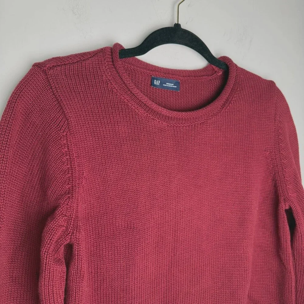 GAP Women's Burgundy Crewneck Sweater - Picture 4 of 8